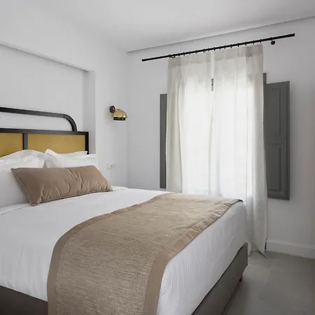 فندق Alleys All-suite & Pýrgos