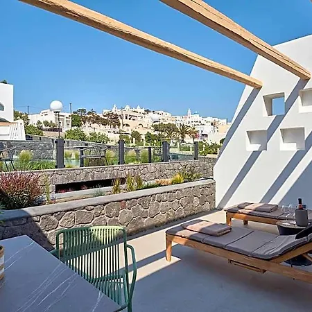 Alleys All-suite & Hotel Pýrgos