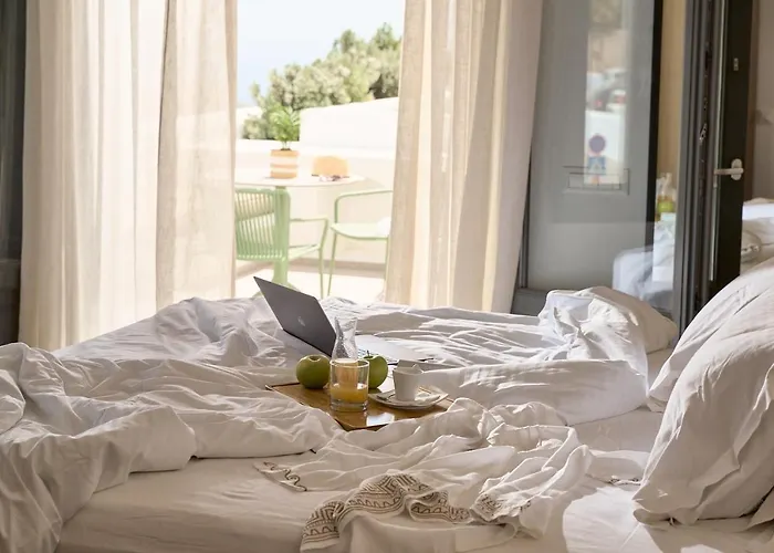 Alleys All-suite & Hotel Pýrgos