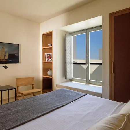 Hotel Alleys All-suite &