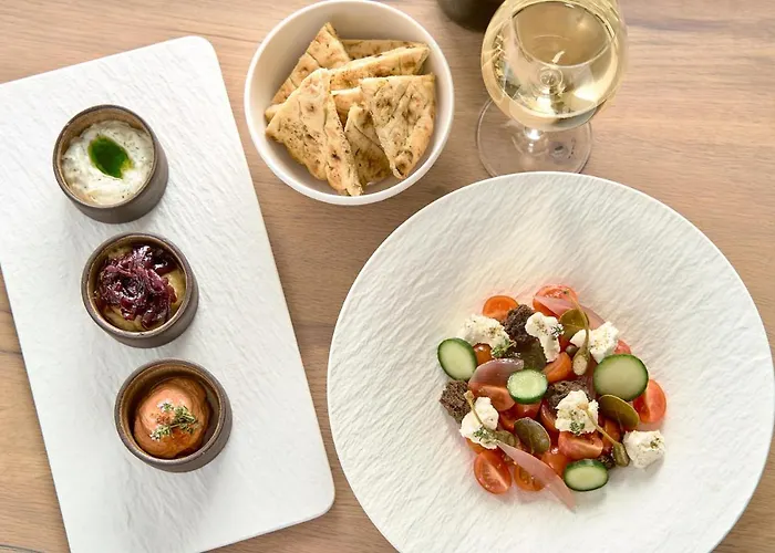 Alleys All-suite & Hotel Pýrgos