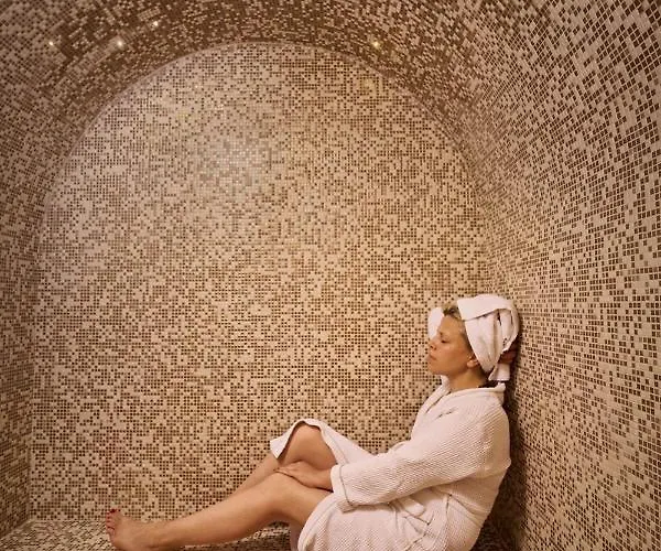 Alleys All-suite & Hotel Pýrgos