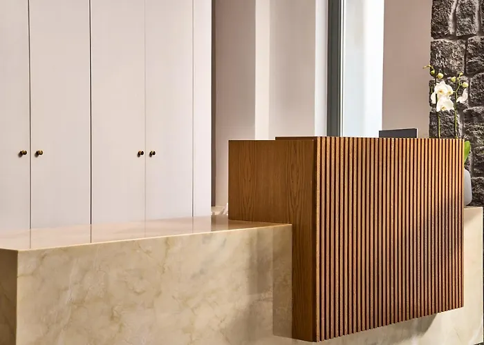 Alleys All-suite & Hotel